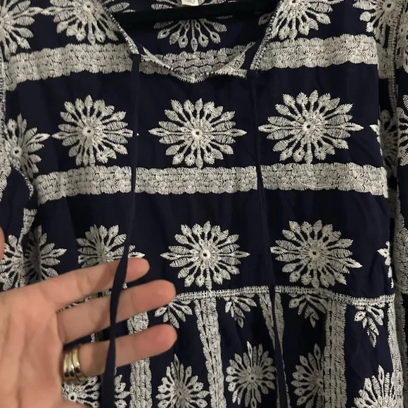 ❤️❤️ 4 for 25$ ❤️❤️ Est. 1946 Gorgeous Embroidered Blouse - Picture 6 of 7